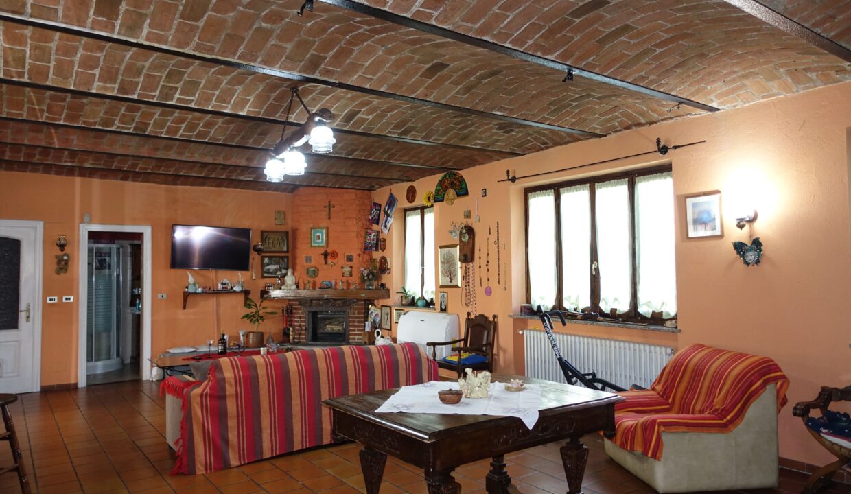 CP-1721_Canale_fabiana_elianne_unesco_roero_piemonte.jpg00082