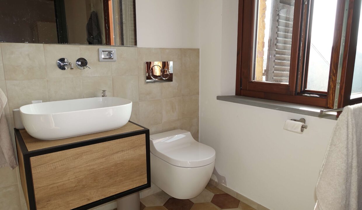 CP-1725_vinchio_unesco_piemonte_elianne_fabiana_barbera_realestate_italialife_dreamingofitaly (16)