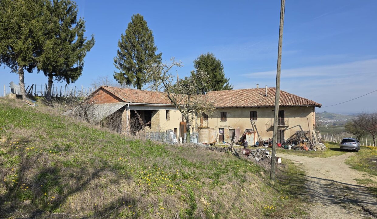 CM-1731_neive_barbaresco_asti_piemonte_elianne_fabiana_caseinpiem (11)