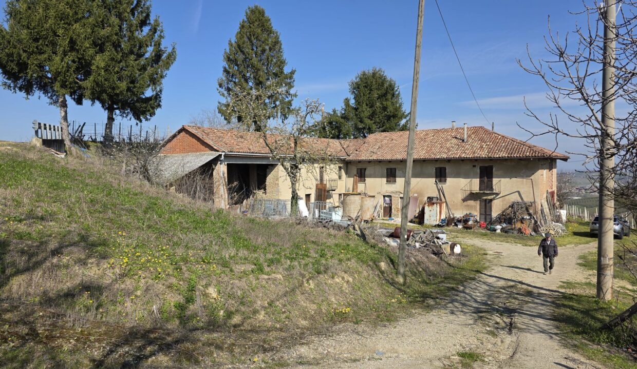 CM-1731_neive_barbaresco_asti_piemonte_elianne_fabiana_caseinpiem (8)