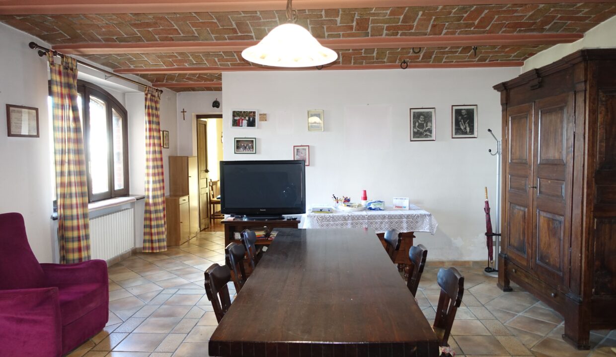 CP-1737_nizza_unesco_caseinpiemonte_fabiana_elianne_homesinpiemonte_cascina_vineyard_barbera_monferrato (1 (3)